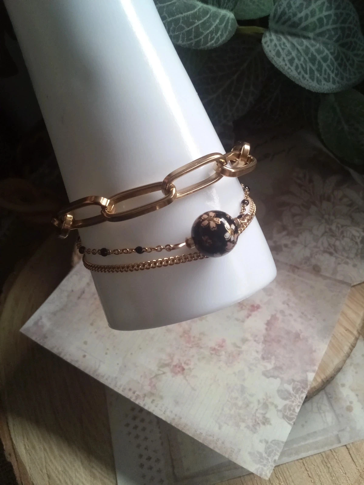 Bracelet triple avec perle noire et or style vase de chine – photo 4
